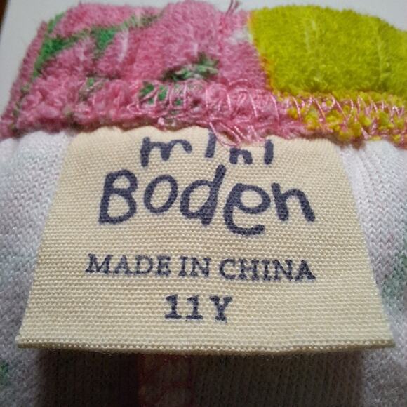 Mini Boden daisy floral print towelling shorts - Picture 8 of 11